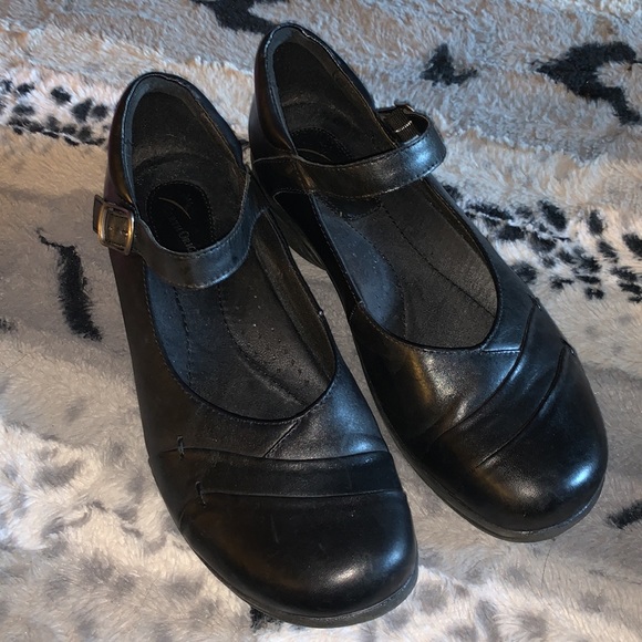 Earth Origins Britney 4 Black Leather Mary Janes — 9 - Picture 3 of 10